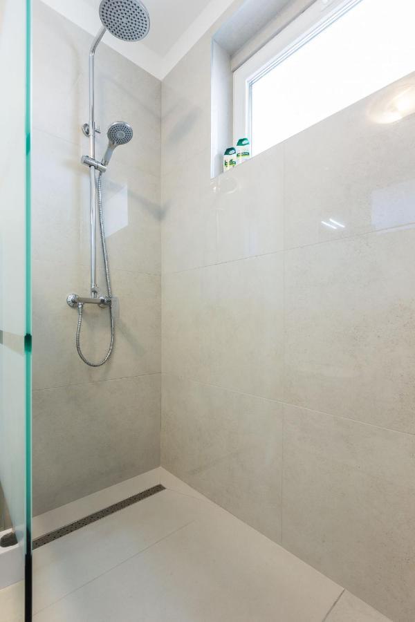 Petra Modern Apartment With Free Parking And Bbq Задар Екстериор снимка