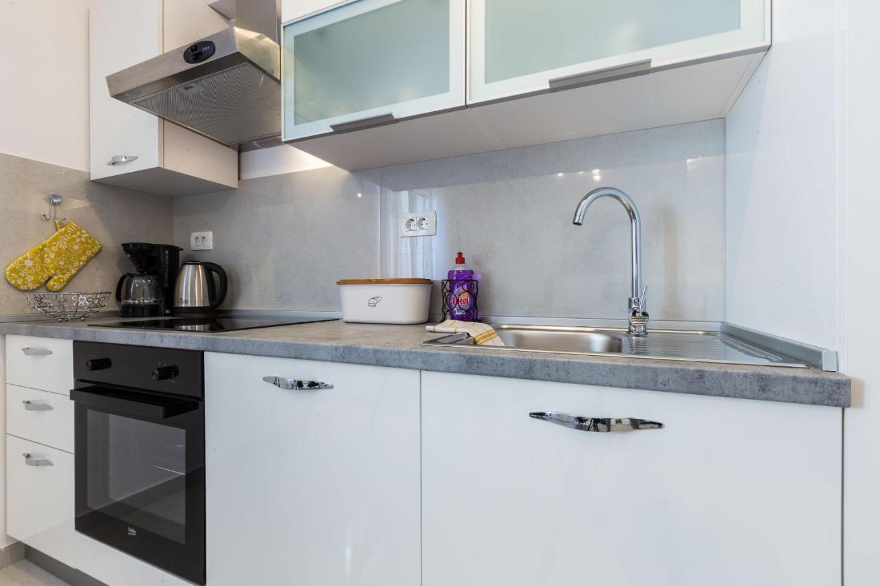 Petra Modern Apartment With Free Parking And Bbq Задар Екстериор снимка