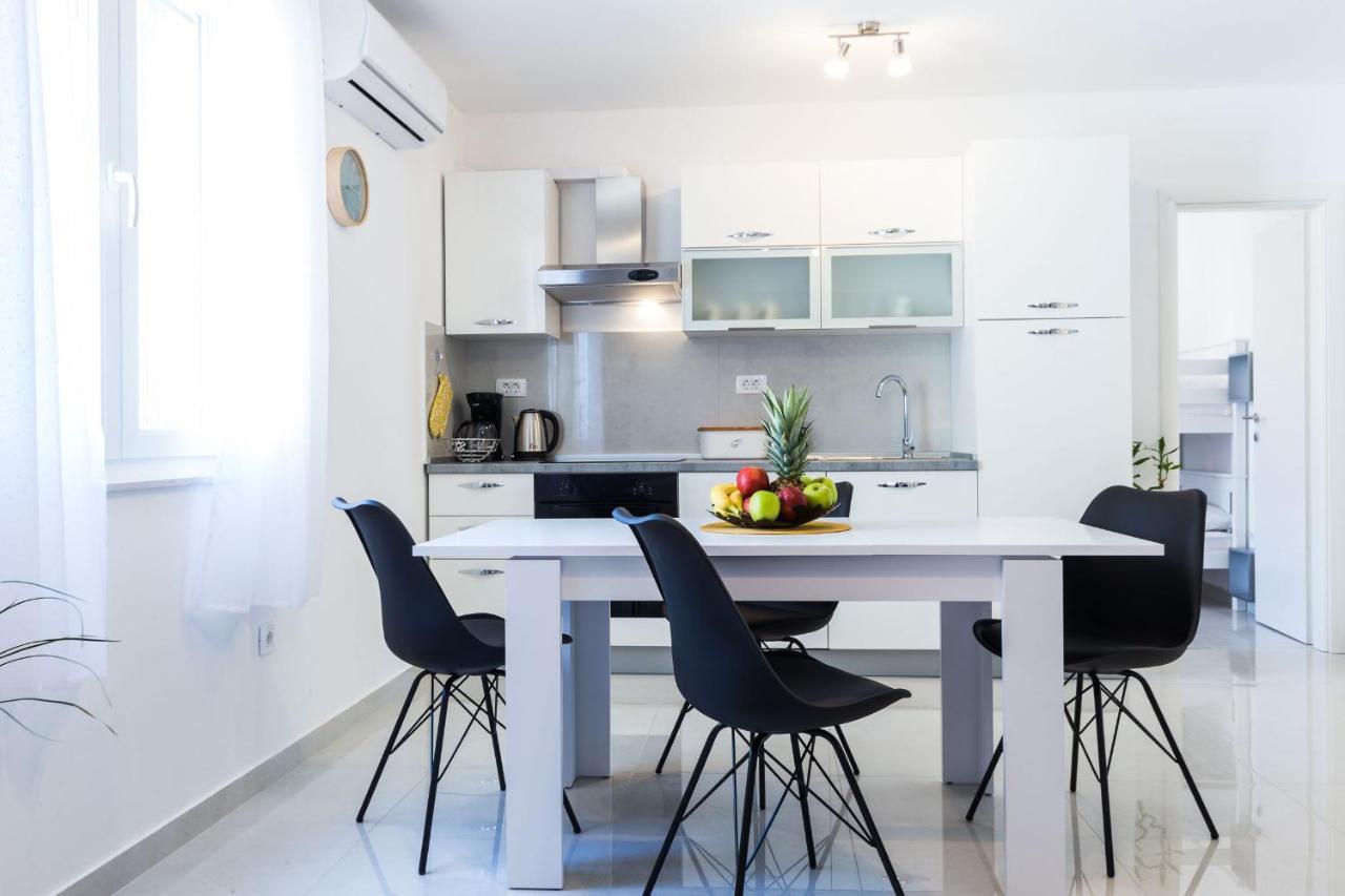 Petra Modern Apartment With Free Parking And Bbq Задар Екстериор снимка