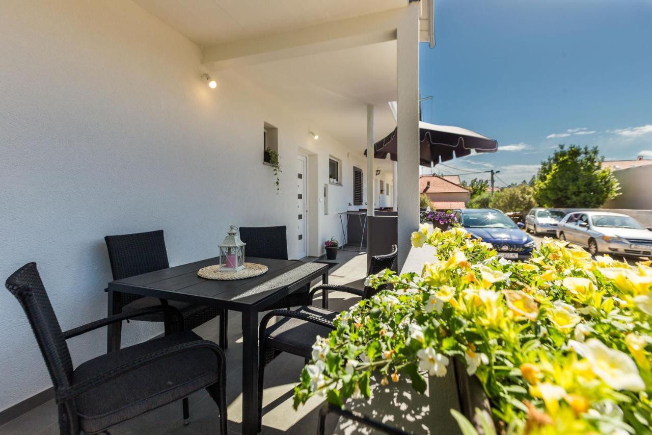 Petra Modern Apartment With Free Parking And Bbq Задар Екстериор снимка