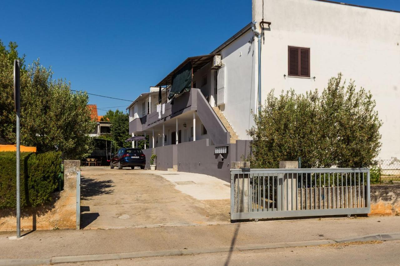 Petra Modern Apartment With Free Parking And Bbq Задар Екстериор снимка