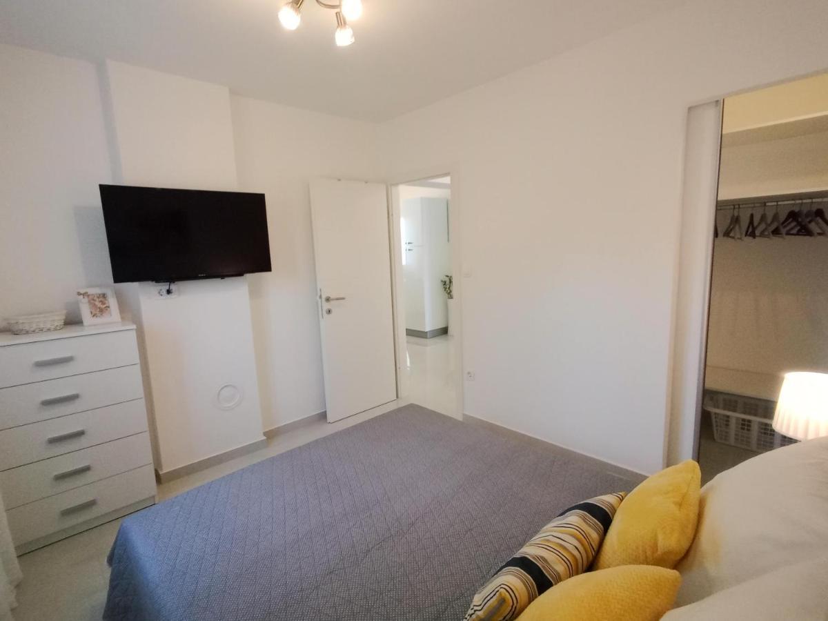 Petra Modern Apartment With Free Parking And Bbq Задар Екстериор снимка